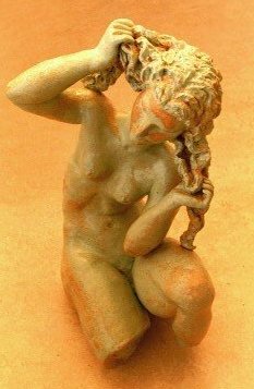 terracotta  glazuur lichtgroen + bruin gewicht 45 kg hoogte 62 cm